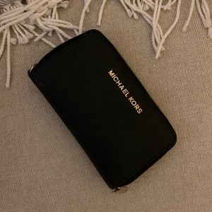 Micheal Kors black wallet
